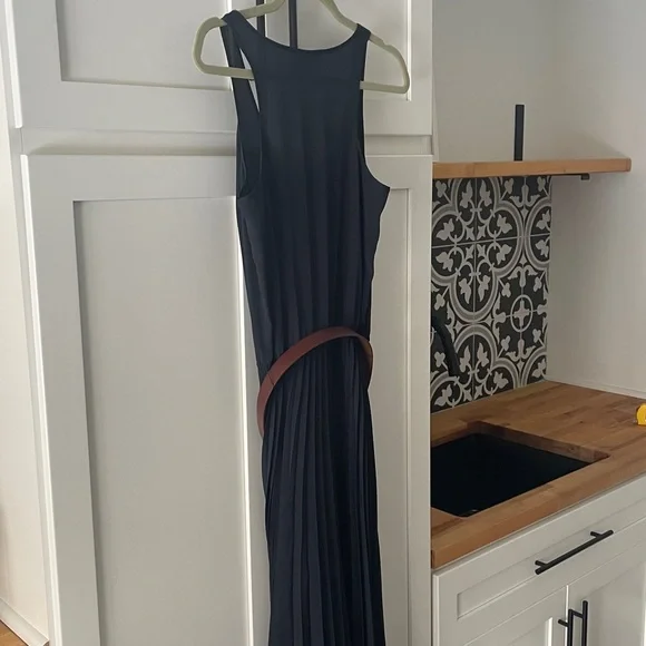 Classic Michael Kors pleated georgette Maxi Dress with Belt NWOT small - Picture 6 of 7